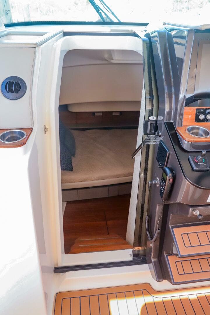 2022 Tiara Yachts 43 LS