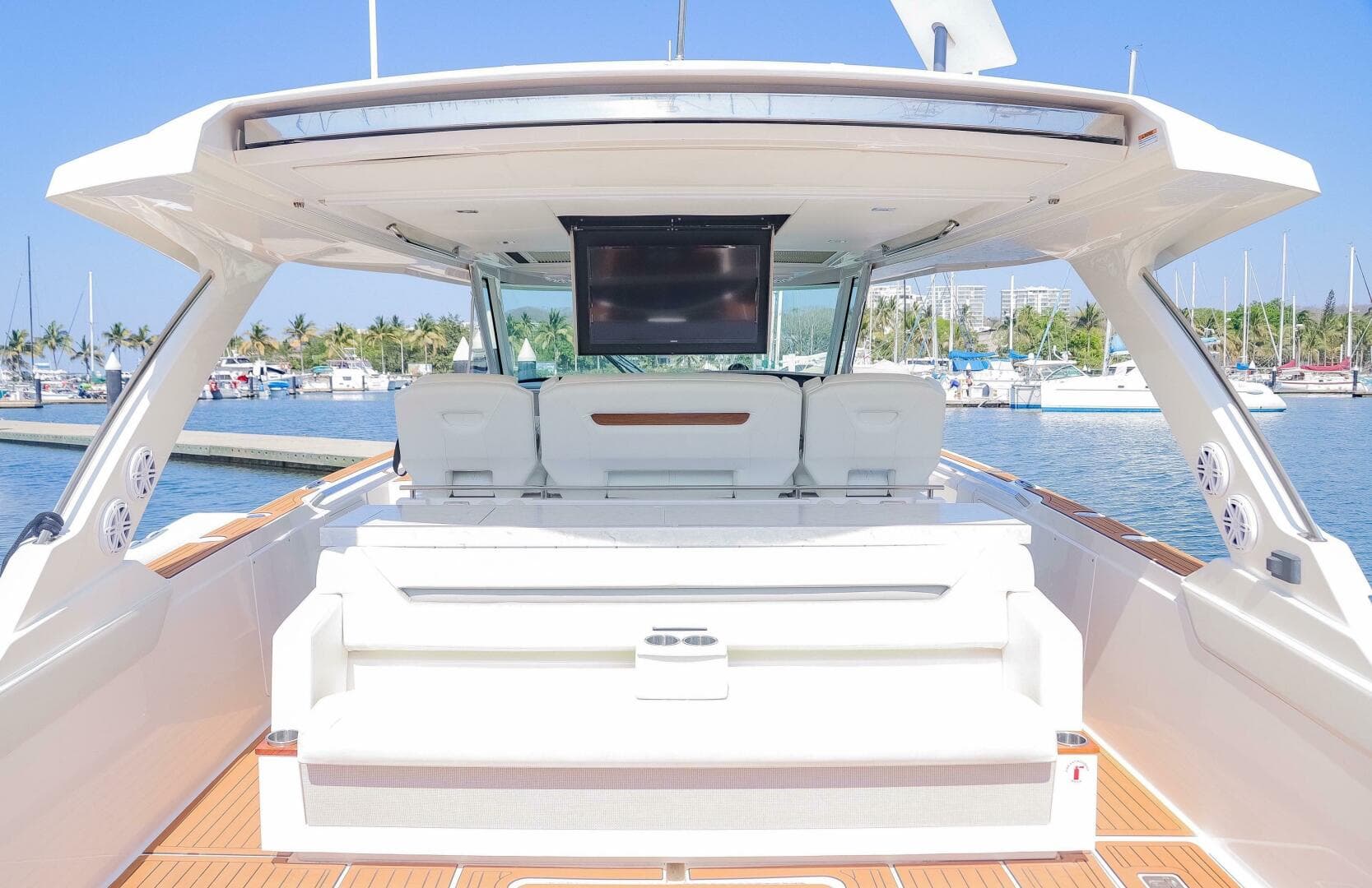 2022 Tiara Yachts 43 LS