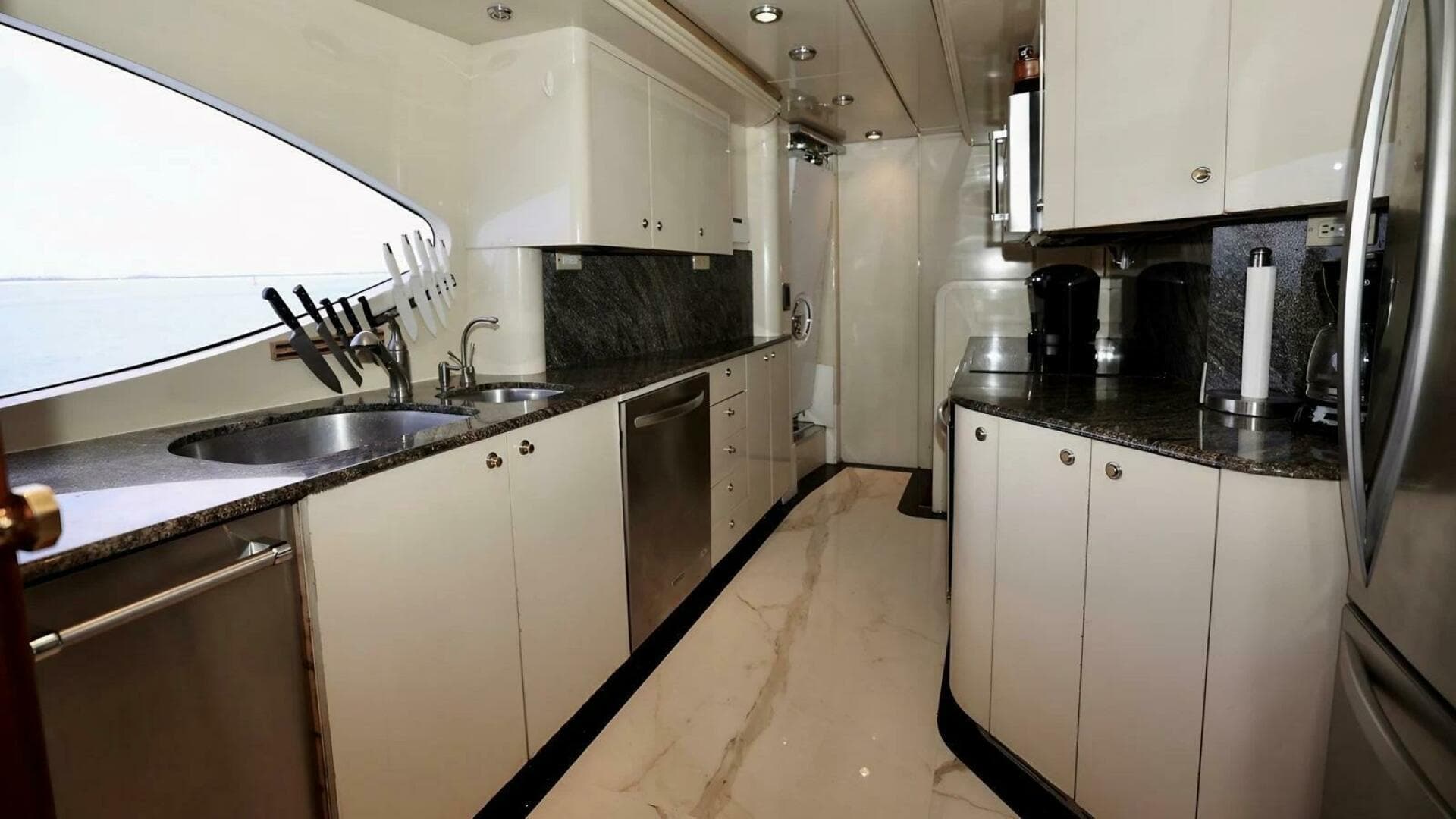 MY DESTINY 98'/29.87m Destiny 2001