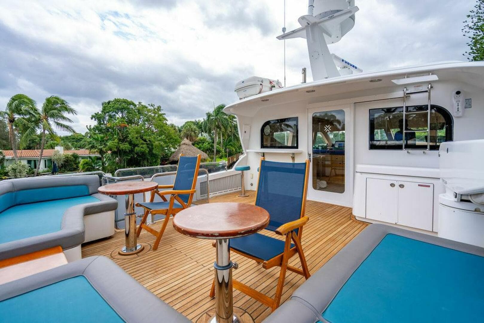 2007 Hatteras Enclosed Bridge MY