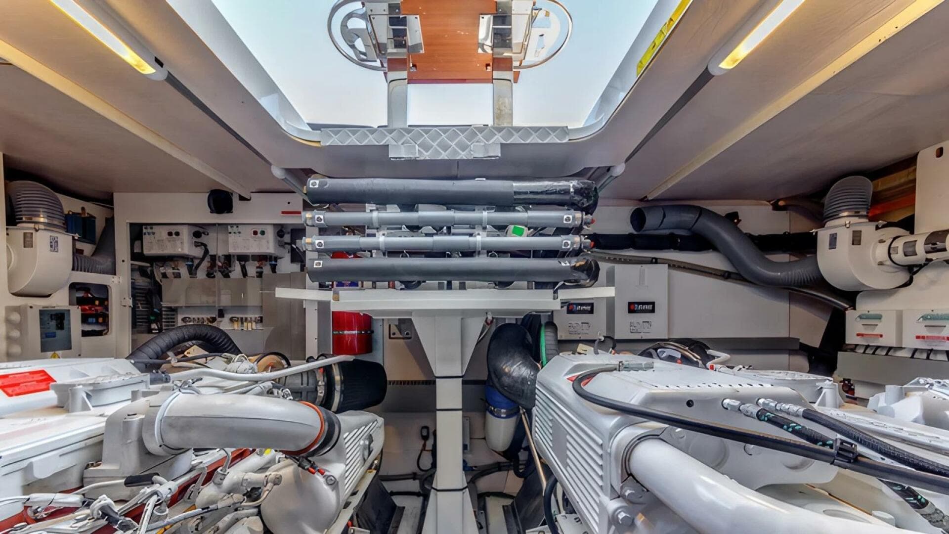 RELENTLESS 56'/ 17.06m 2018 Prestige