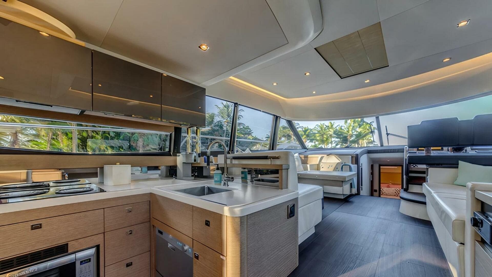 RELENTLESS 56'/ 17.06m 2018 Prestige