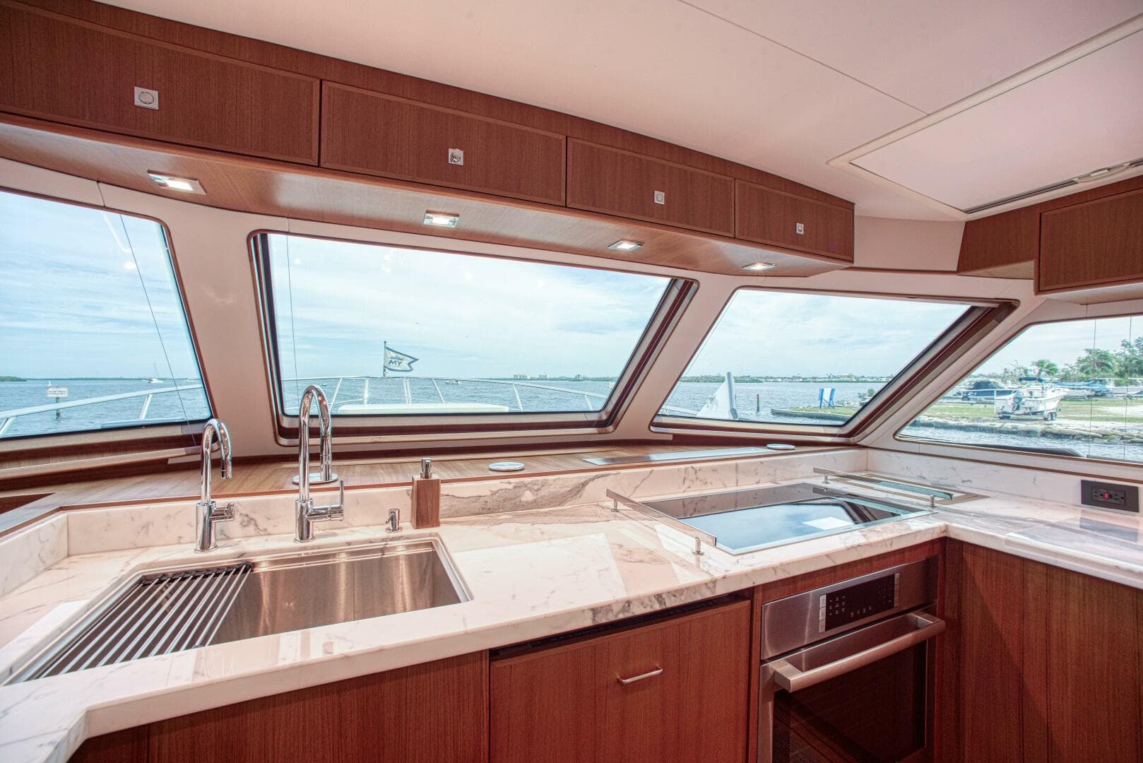 2023 Marlow Explorer 70E-CB