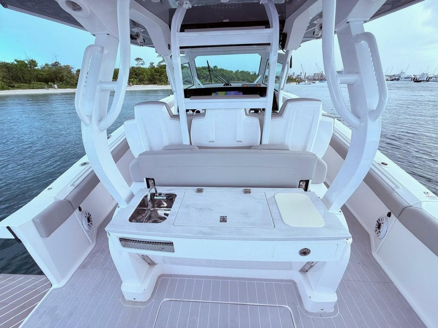 2006 Carver 43 Motor Yacht
