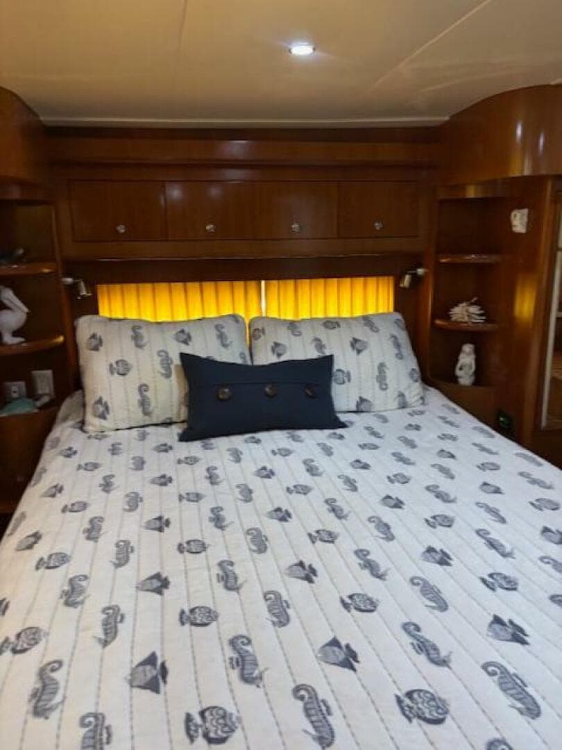 2006 Carver 43 Motor Yacht