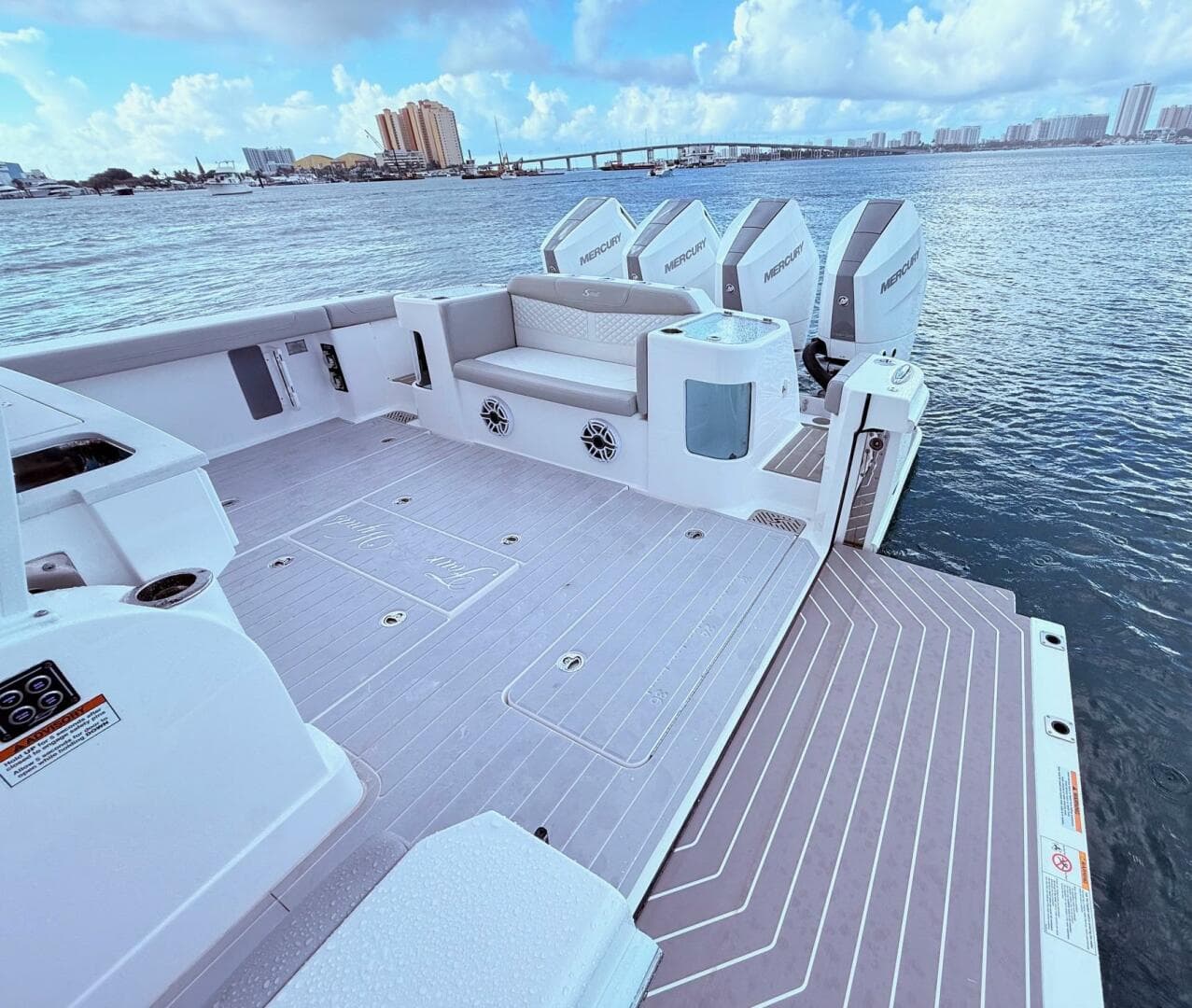 2006 Carver 43 Motor Yacht