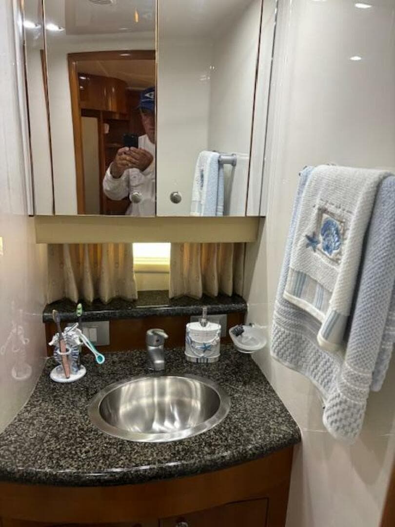 2006 Carver 43 Motor Yacht