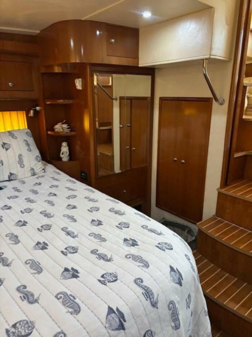 2006 Carver 43 Motor Yacht