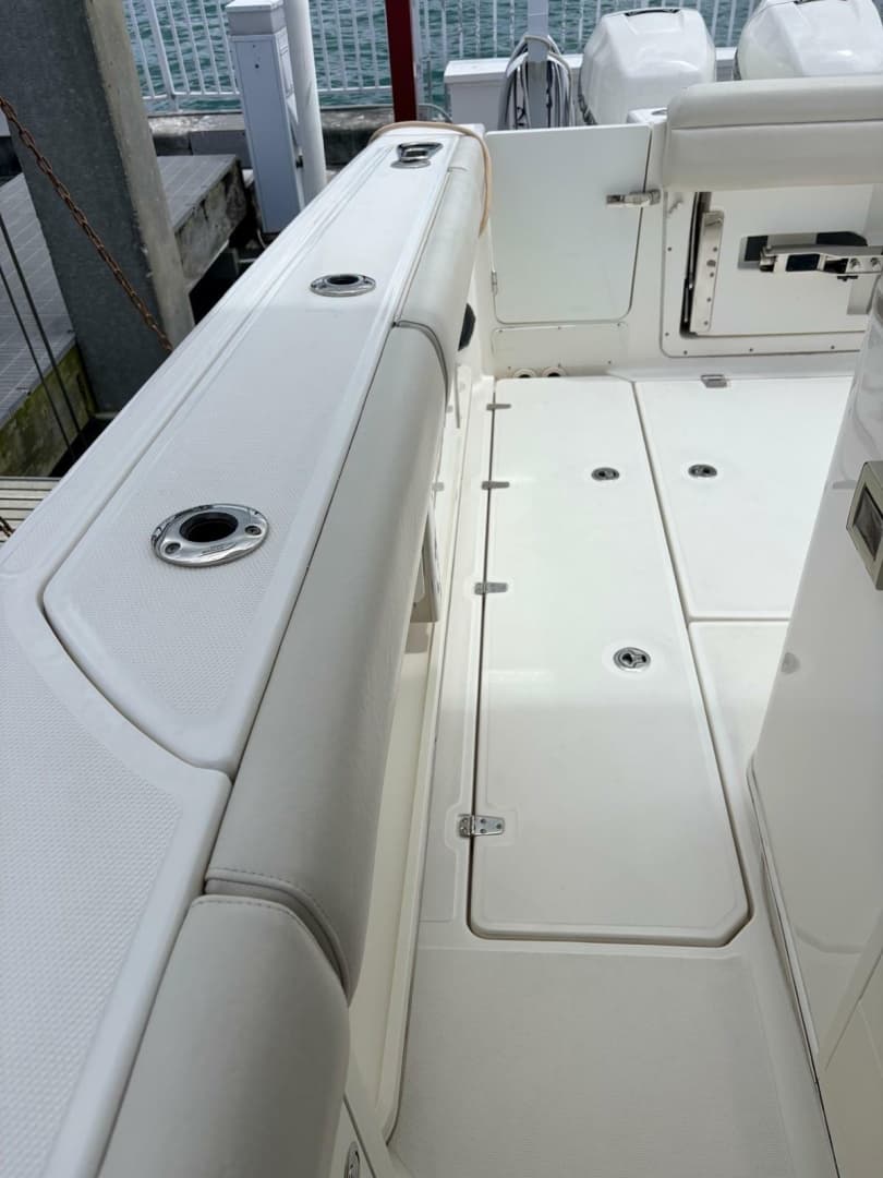 2020 Boston Whaler 380 Outrage Center Console