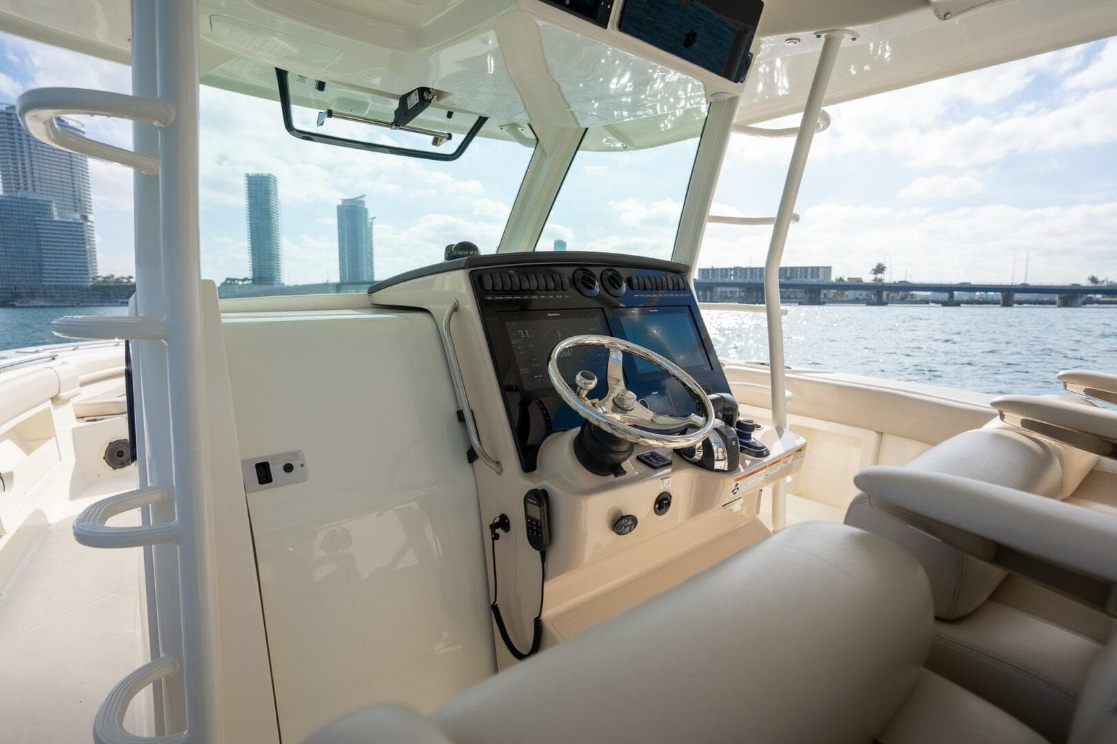 2020 Boston Whaler 380 Outrage Center Console