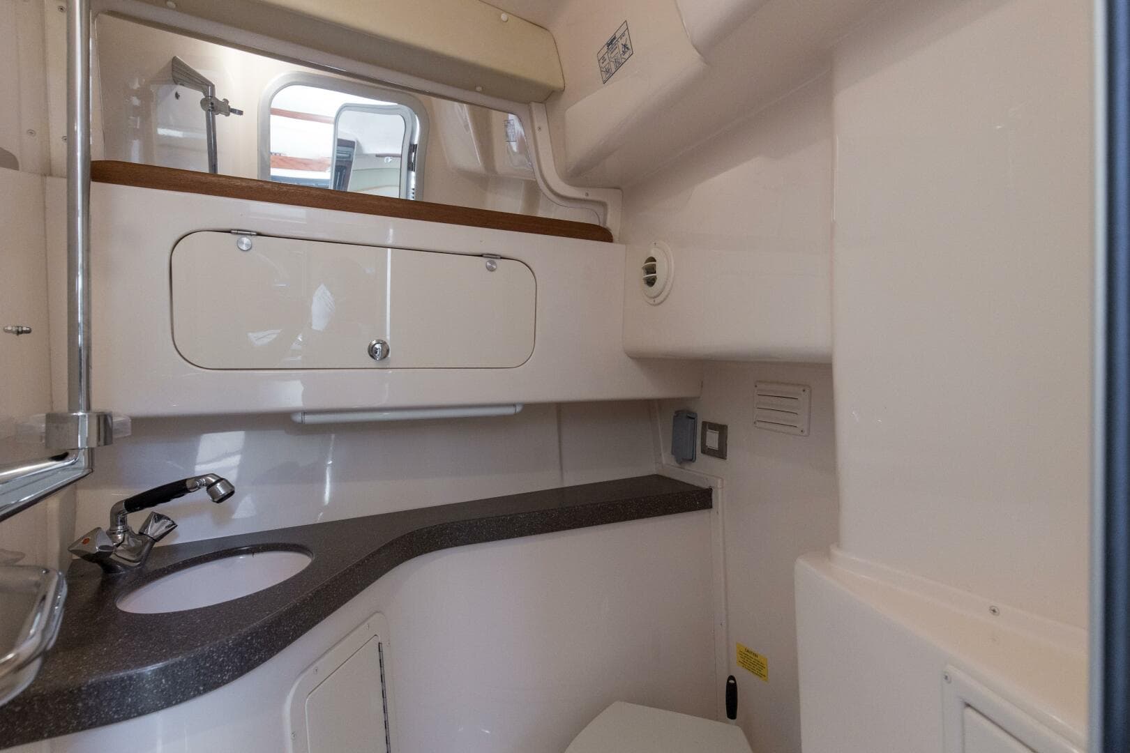 2009 33 Grady White 330 No Name Head