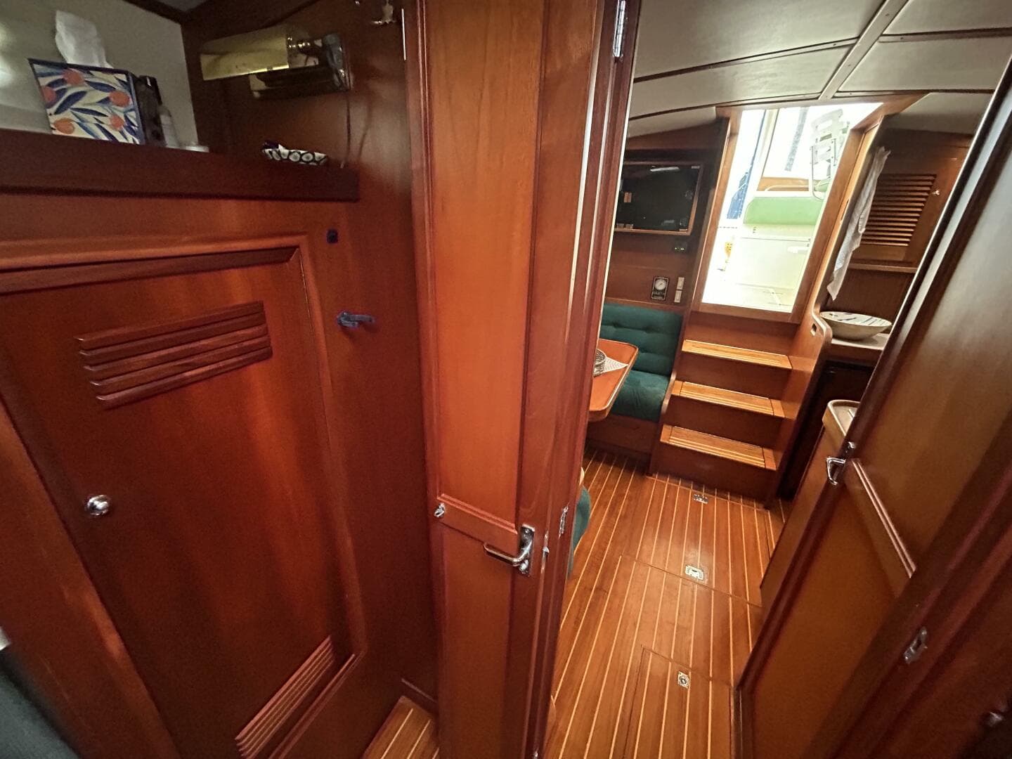 1999 Sabreline Express