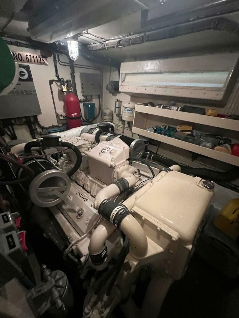 1984 Hatteras 61 CPMY