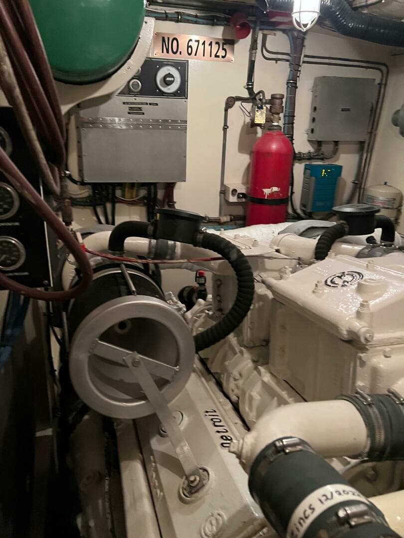 1984 Hatteras 61 CPMY