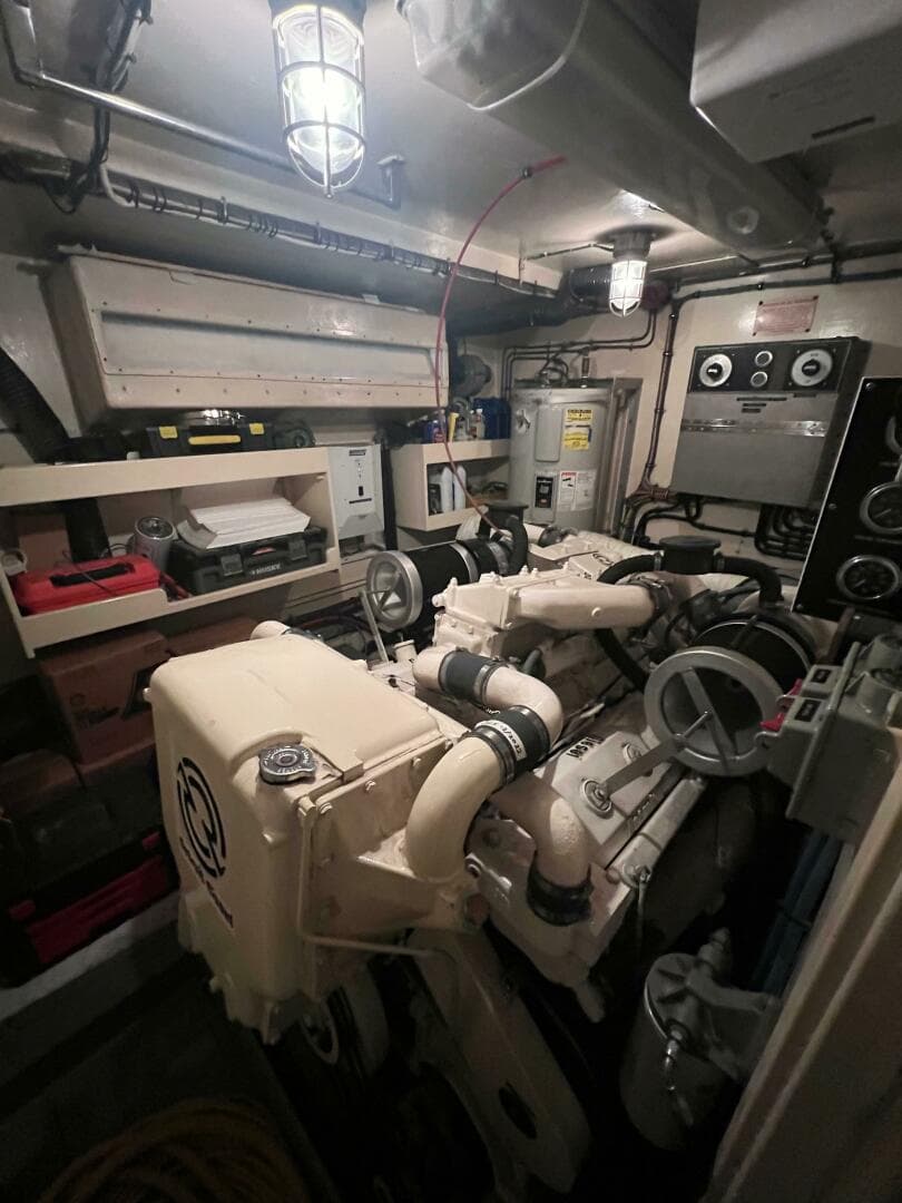 1984 Hatteras 61 CPMY