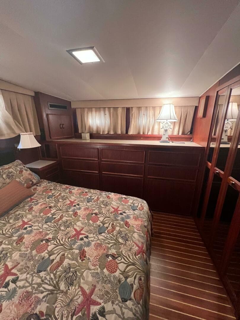 1984 Hatteras 61 CPMY