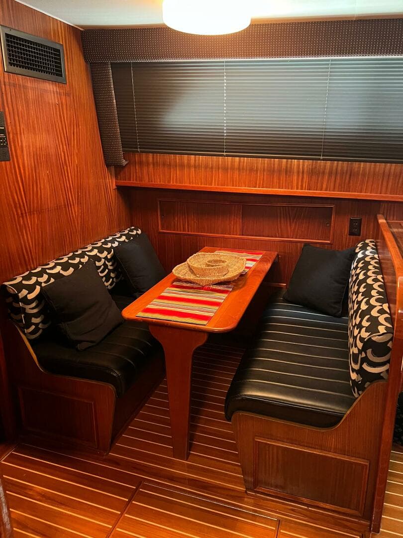 1984 Hatteras 61 CPMY