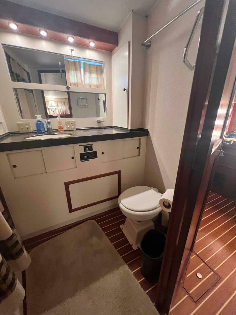 1984 Hatteras 61 CPMY