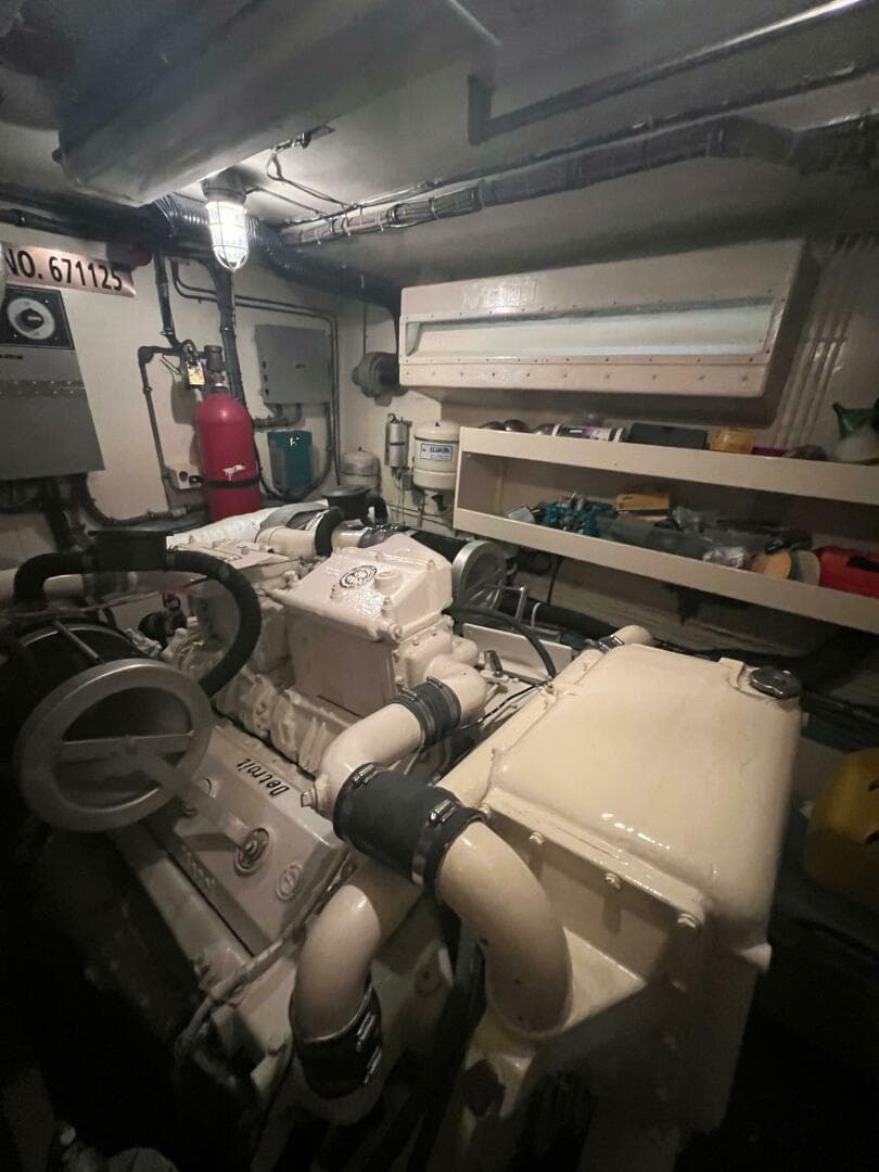 1984 Hatteras 61 CPMY
