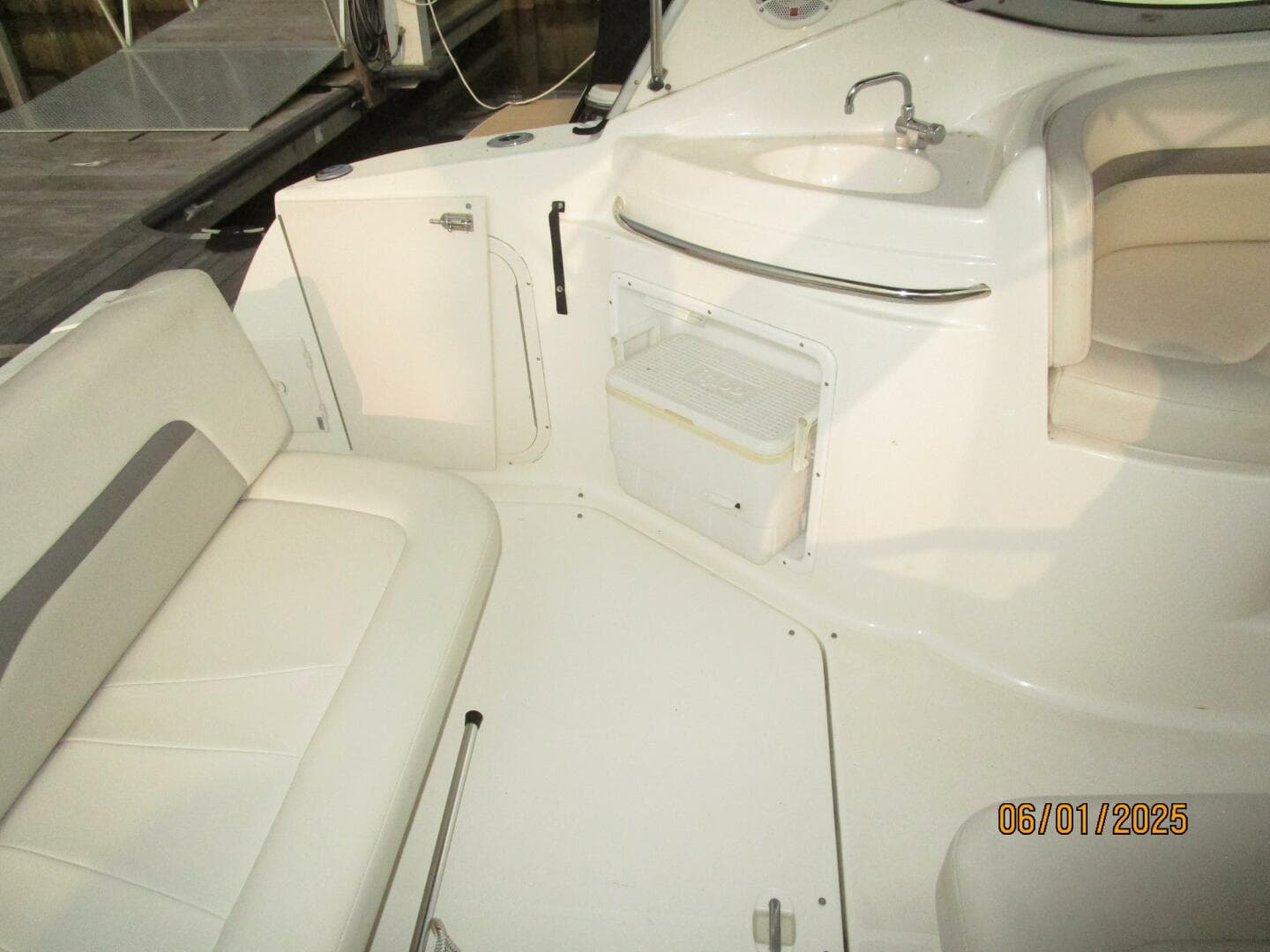 29' Chaparral aftdeck port