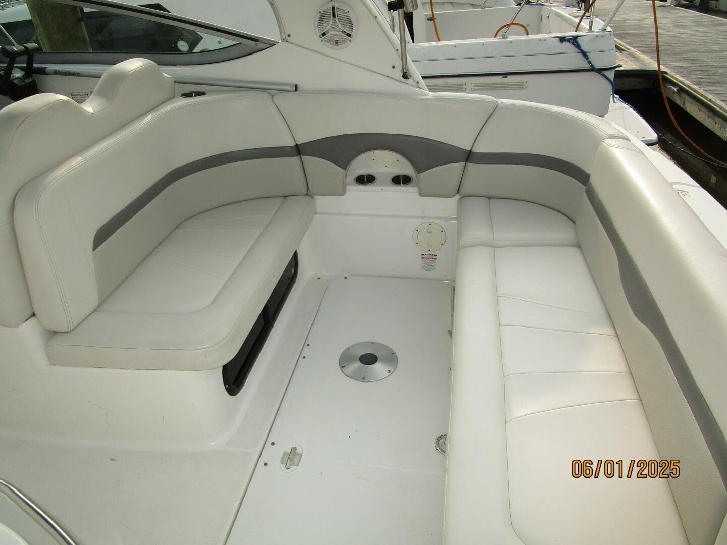 29' Chaparral aftdeck starboard