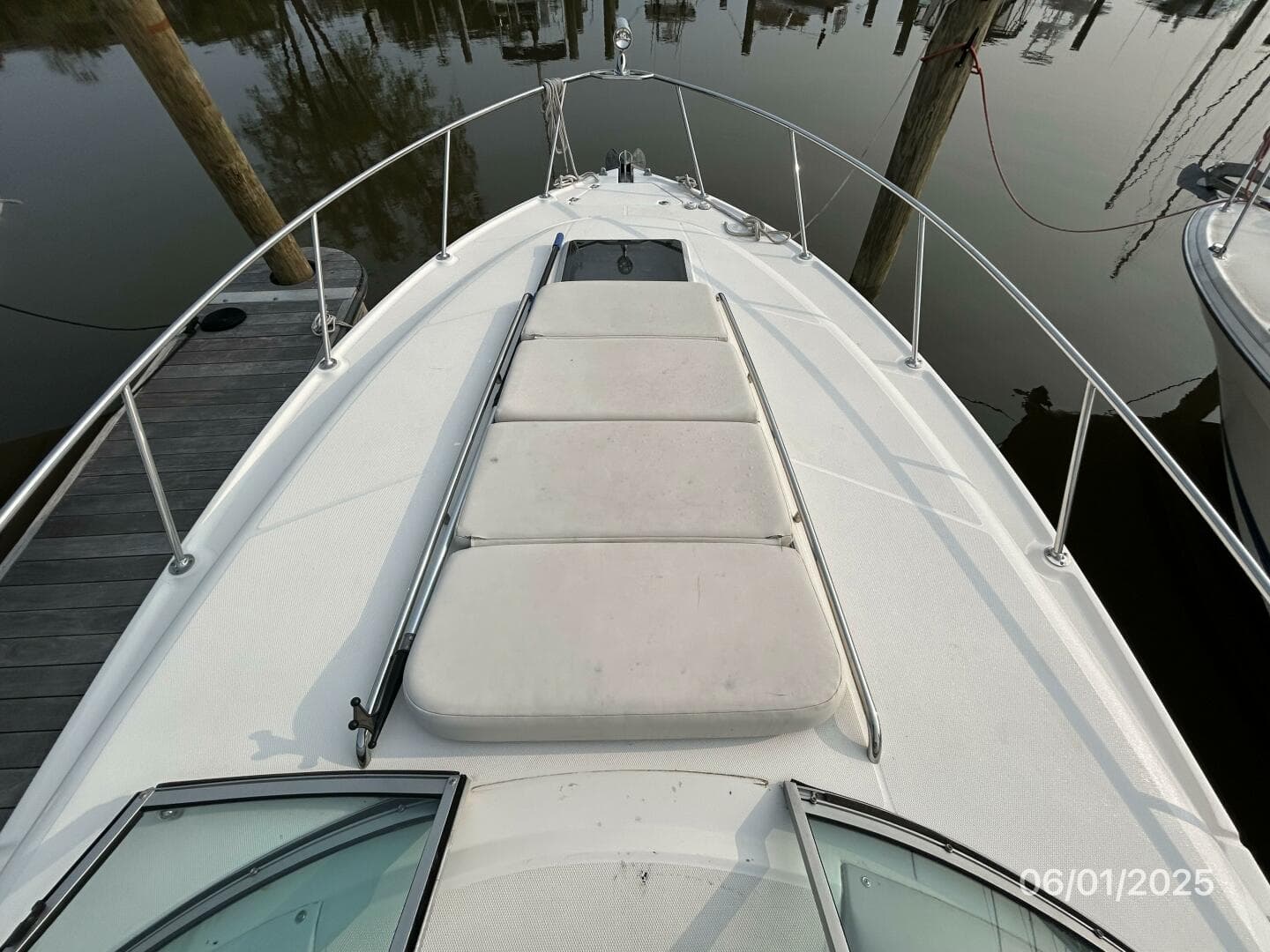 29' Chaparral foredeck