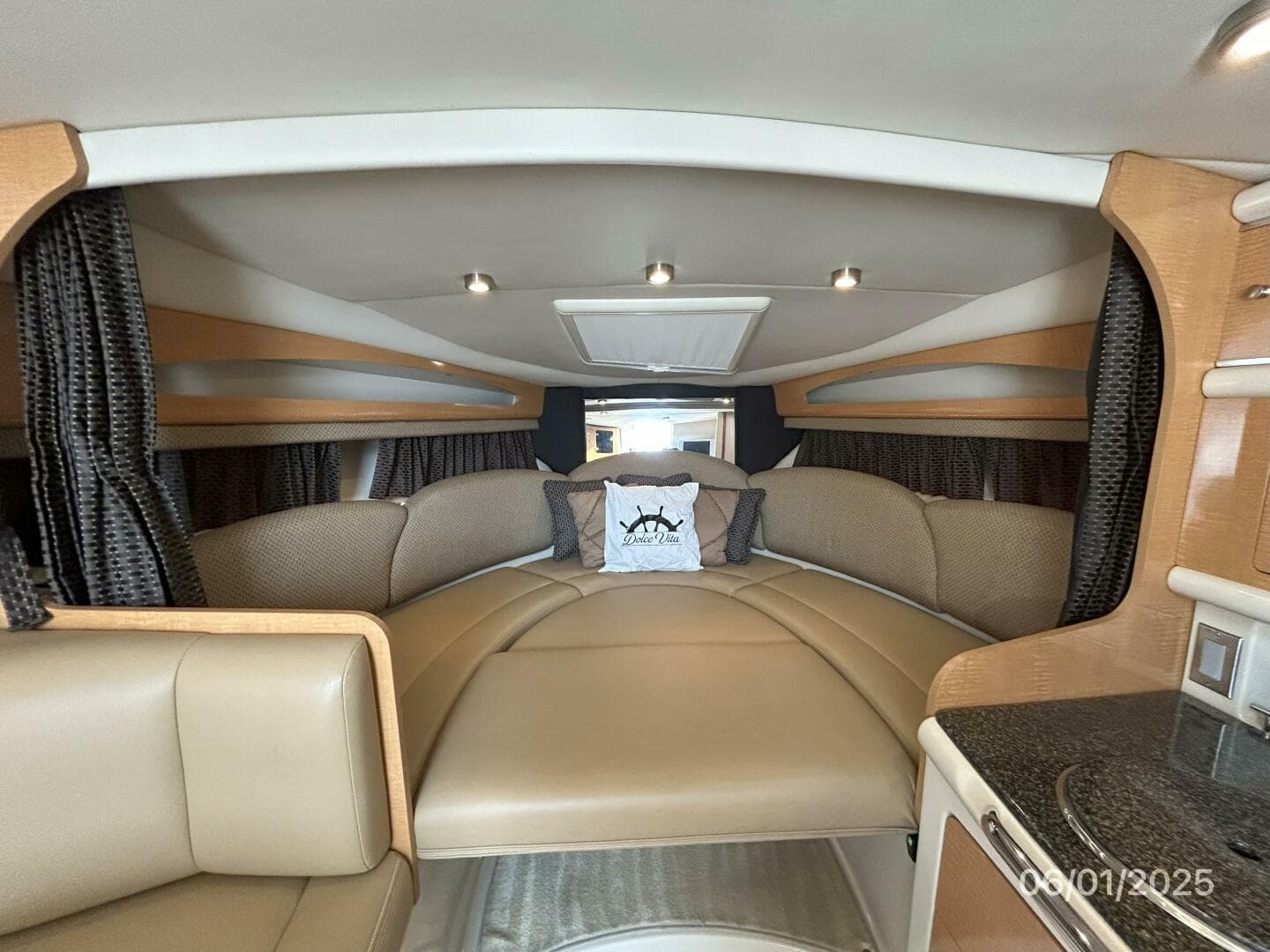 29' Chaparral forward stateroom