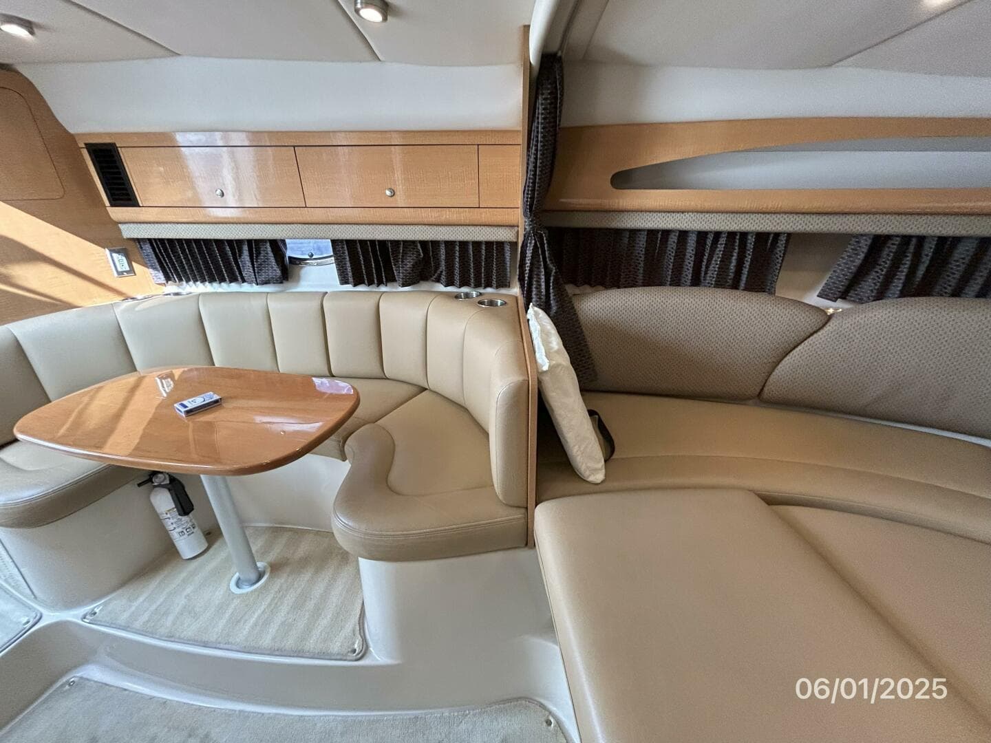 29' Chaparral lower deck port