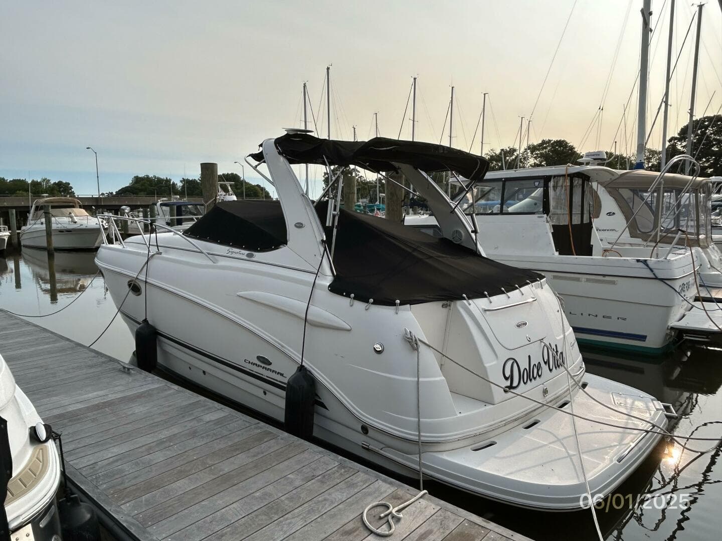29' Chaparral port aft profile