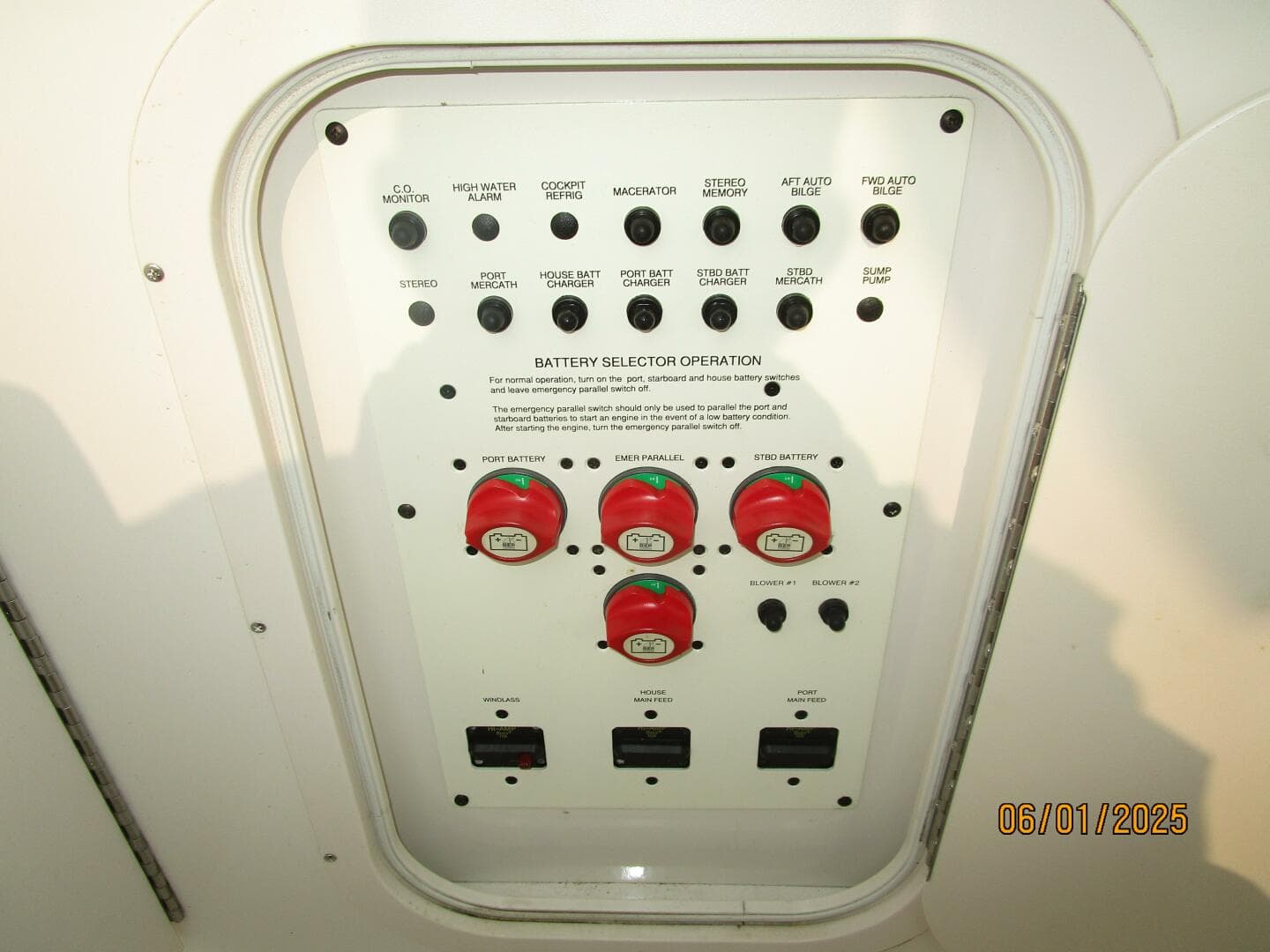 29' Chaparral electrical panel2
