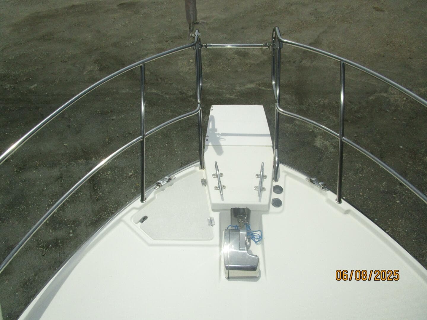 28' Cutwater anchor windlass