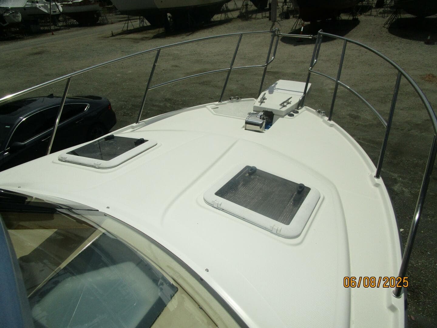 28' Cutwater foredeck2