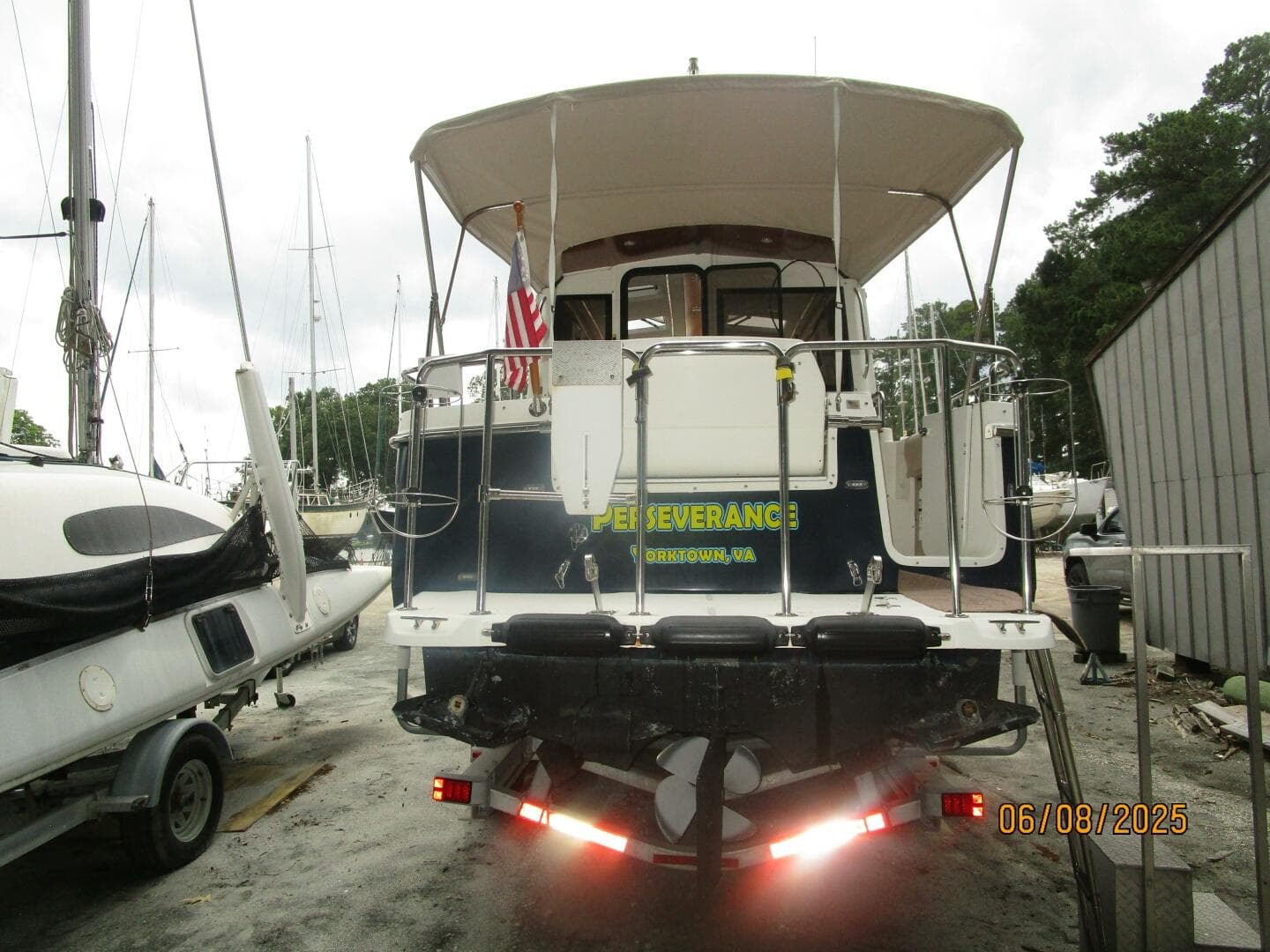 28' Cutwater aft profile