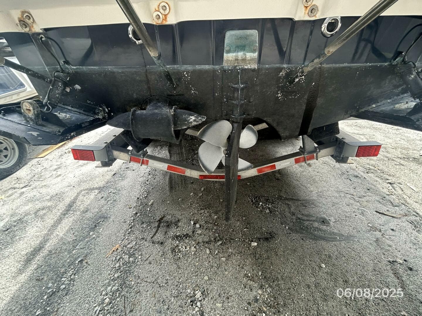 28' Cutwater hull bottom aft