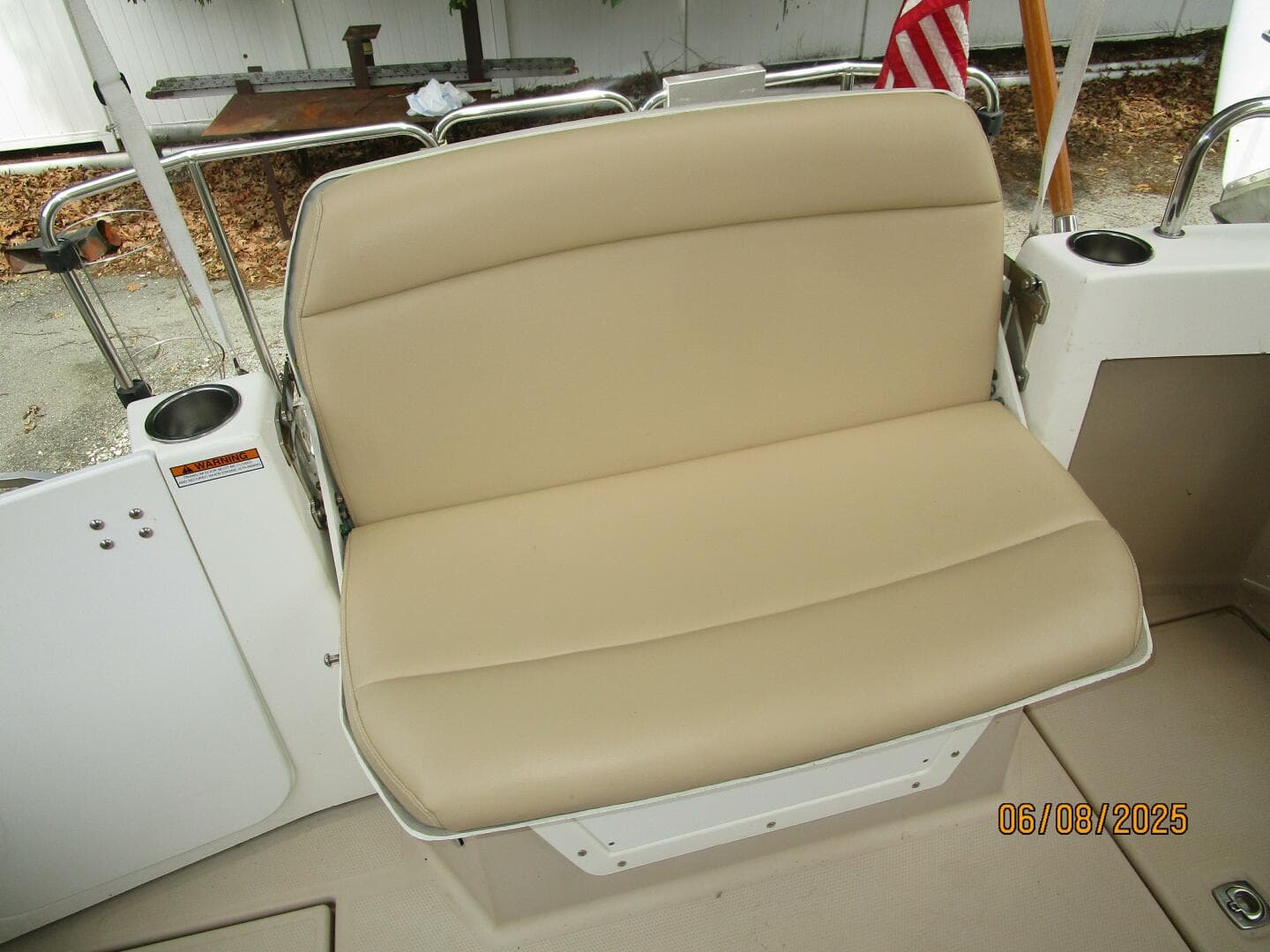 28' Cutwater cockpit seating1