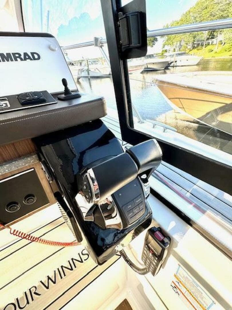 2020 Four Winns Vista 355 Coupe OB