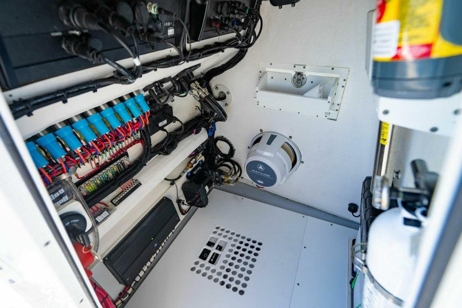 2026 Reef Runner 230