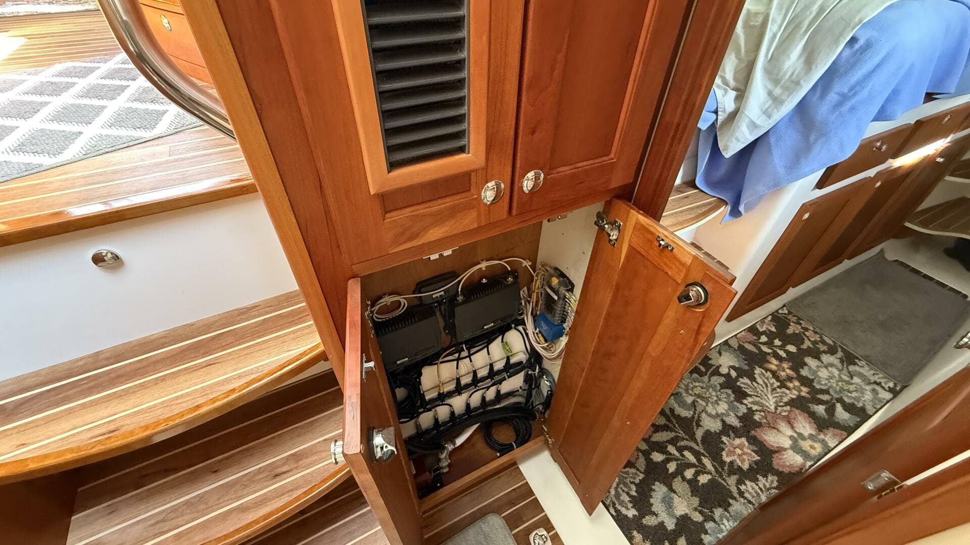 2014 Maine Cat P44