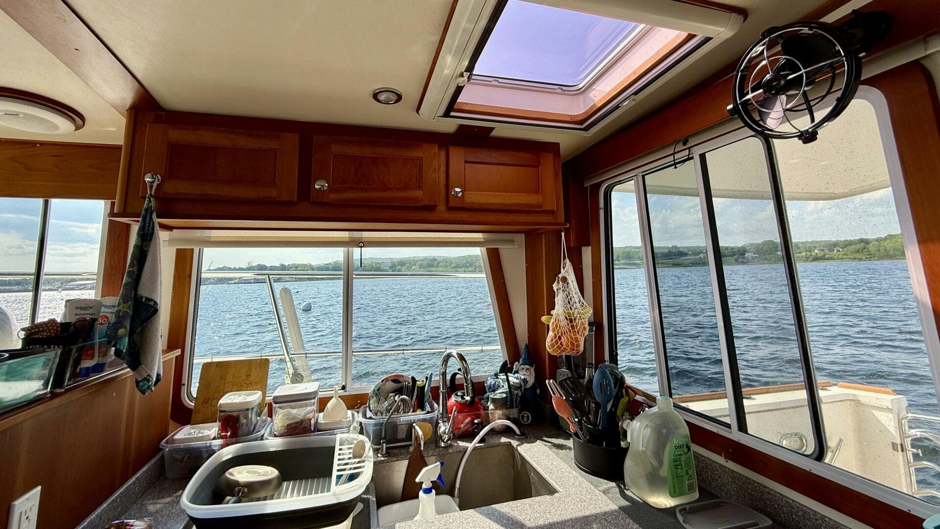 2014 Maine Cat P44