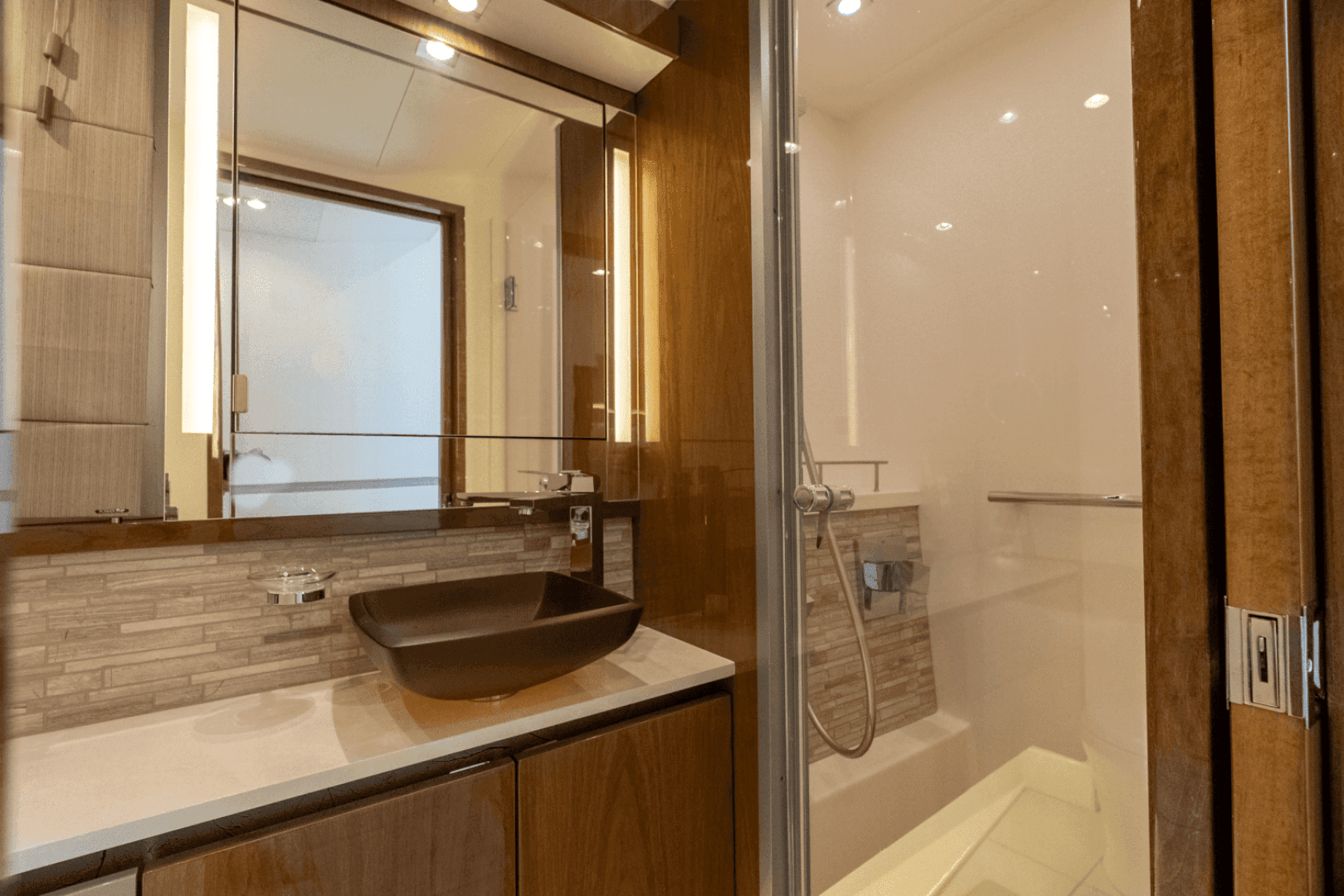 2018 Sea Ray L550 FLY