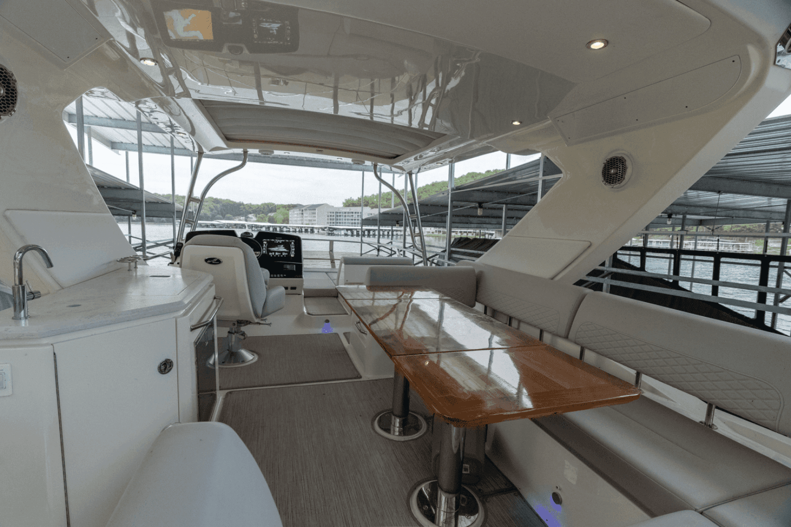 2018 Sea Ray L550 FLY