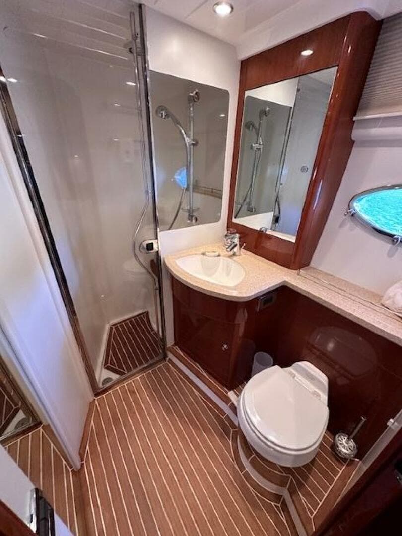 2006 Viking Princess 58V