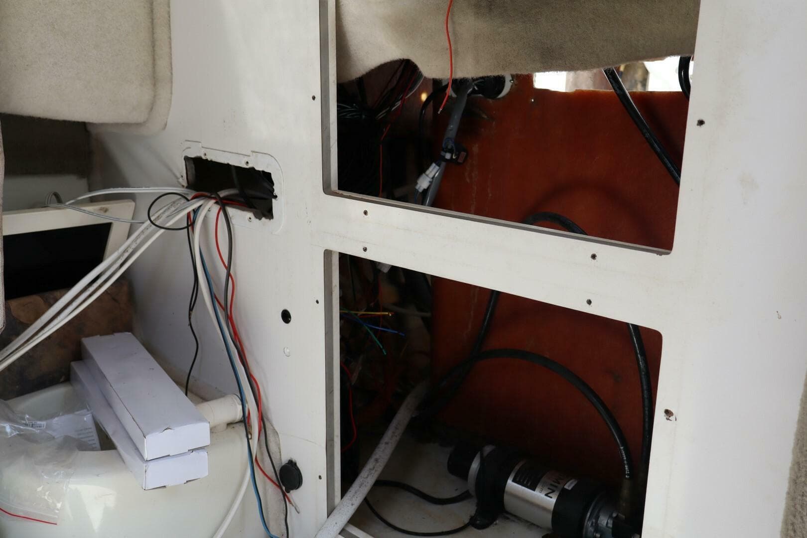 2005 Sea Boss 235 Walkaround