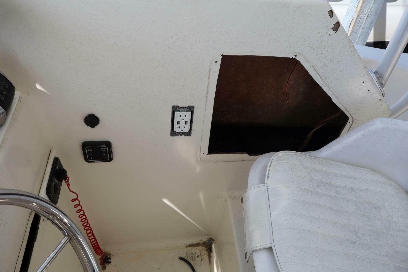 2005 Sea Boss 235 Walkaround