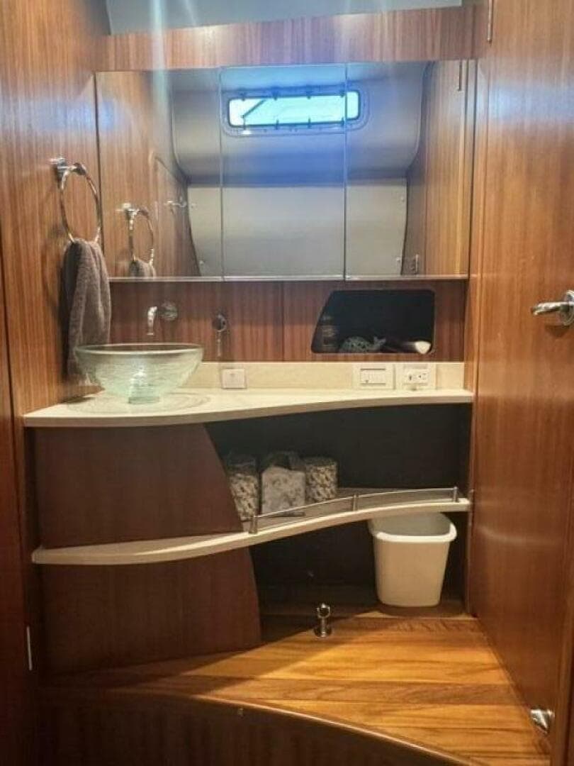 2006 Tiara Yachts 43 Sovran