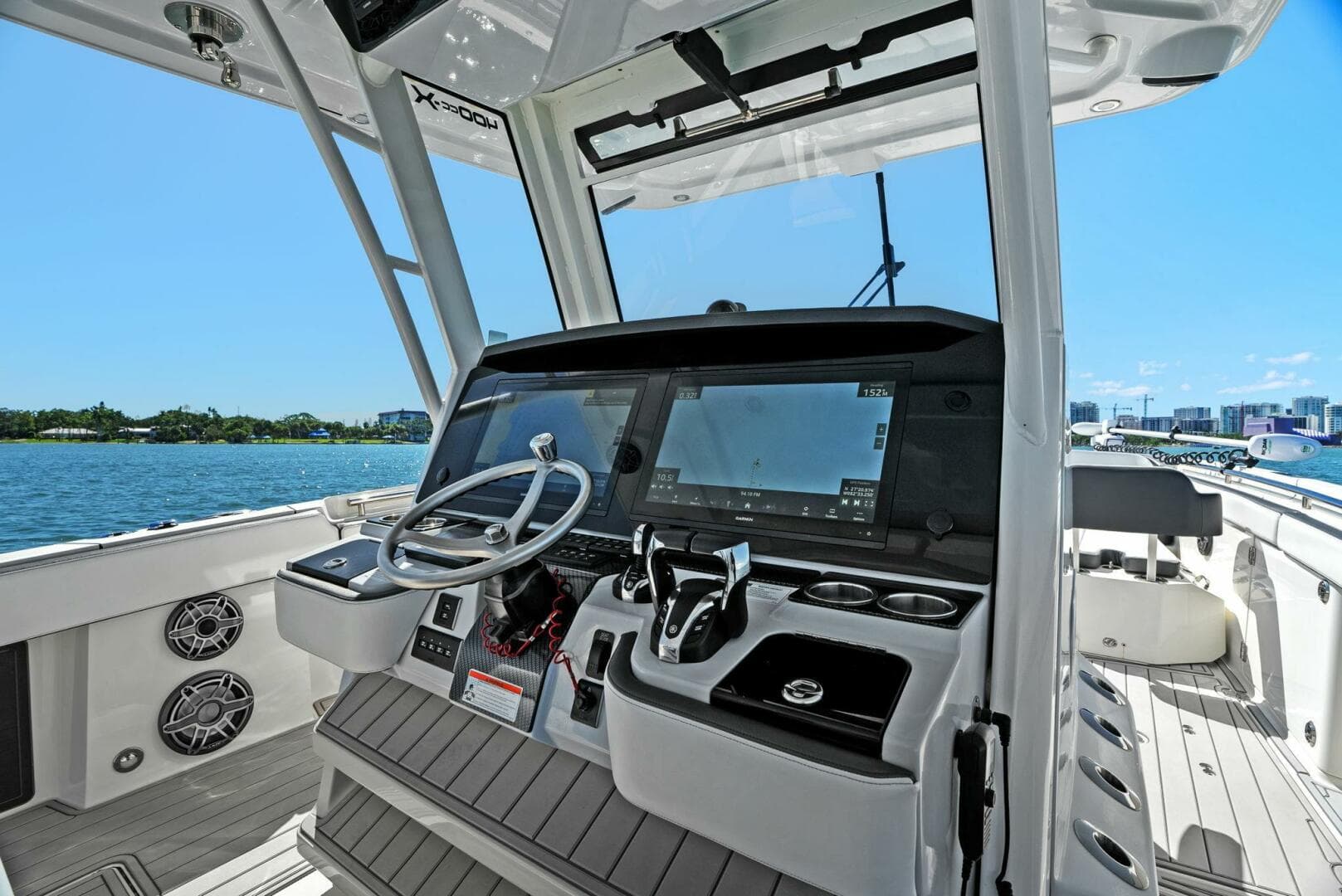 2022 World Cat 400 CC-X - Helm