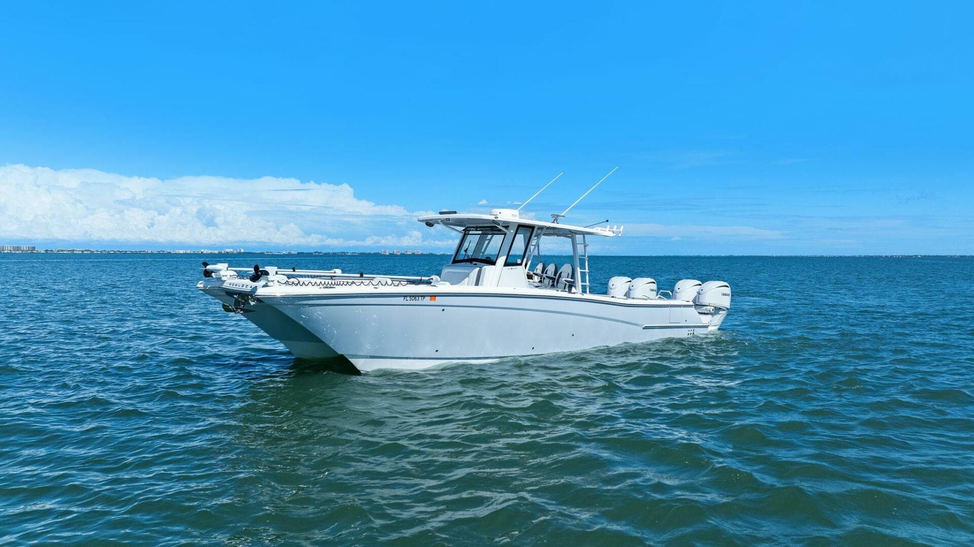 2022 World Cat 400 CC-X - Profile Bow 3/4 Port