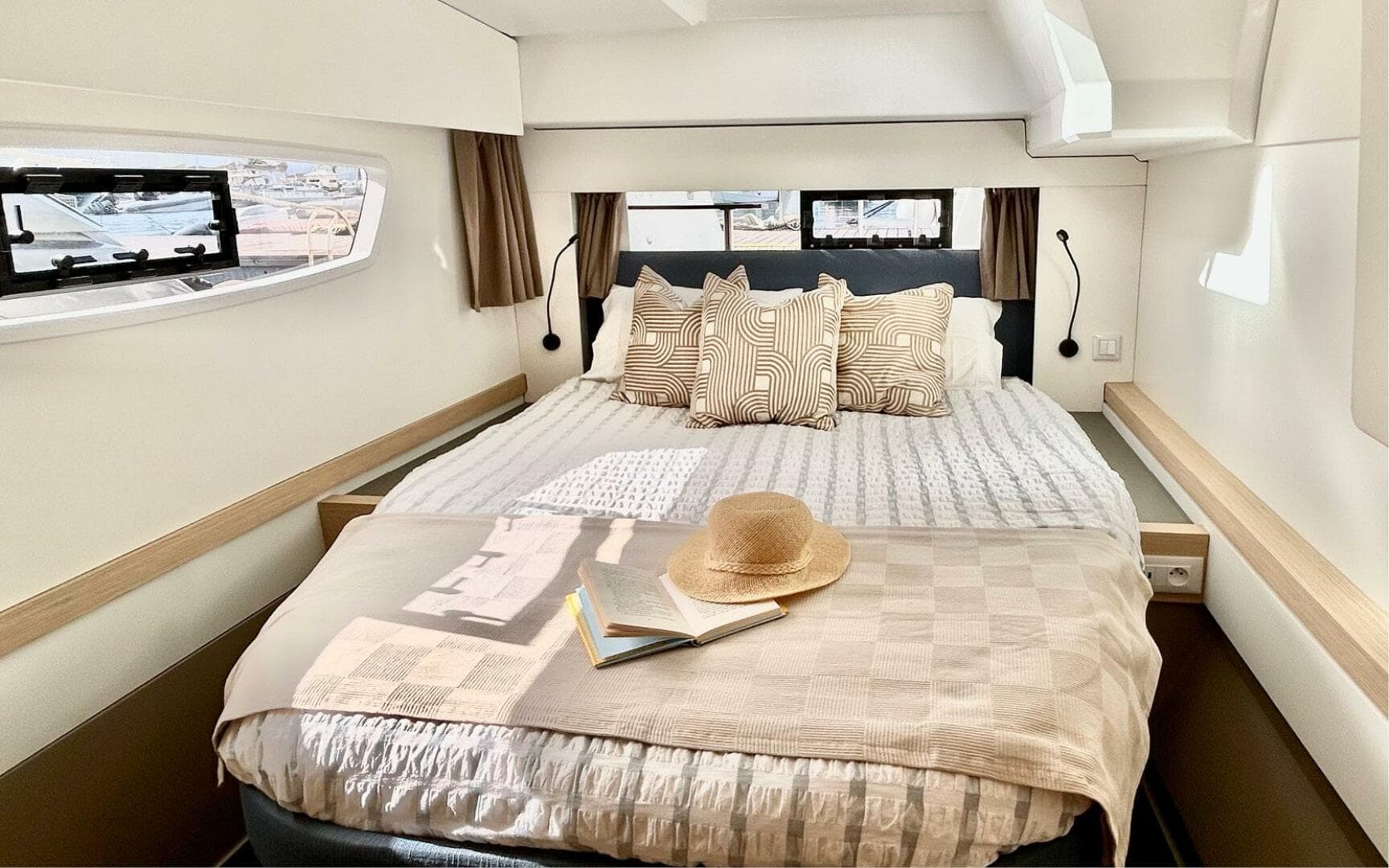 2023 Fountaine Pajot Astrea 42