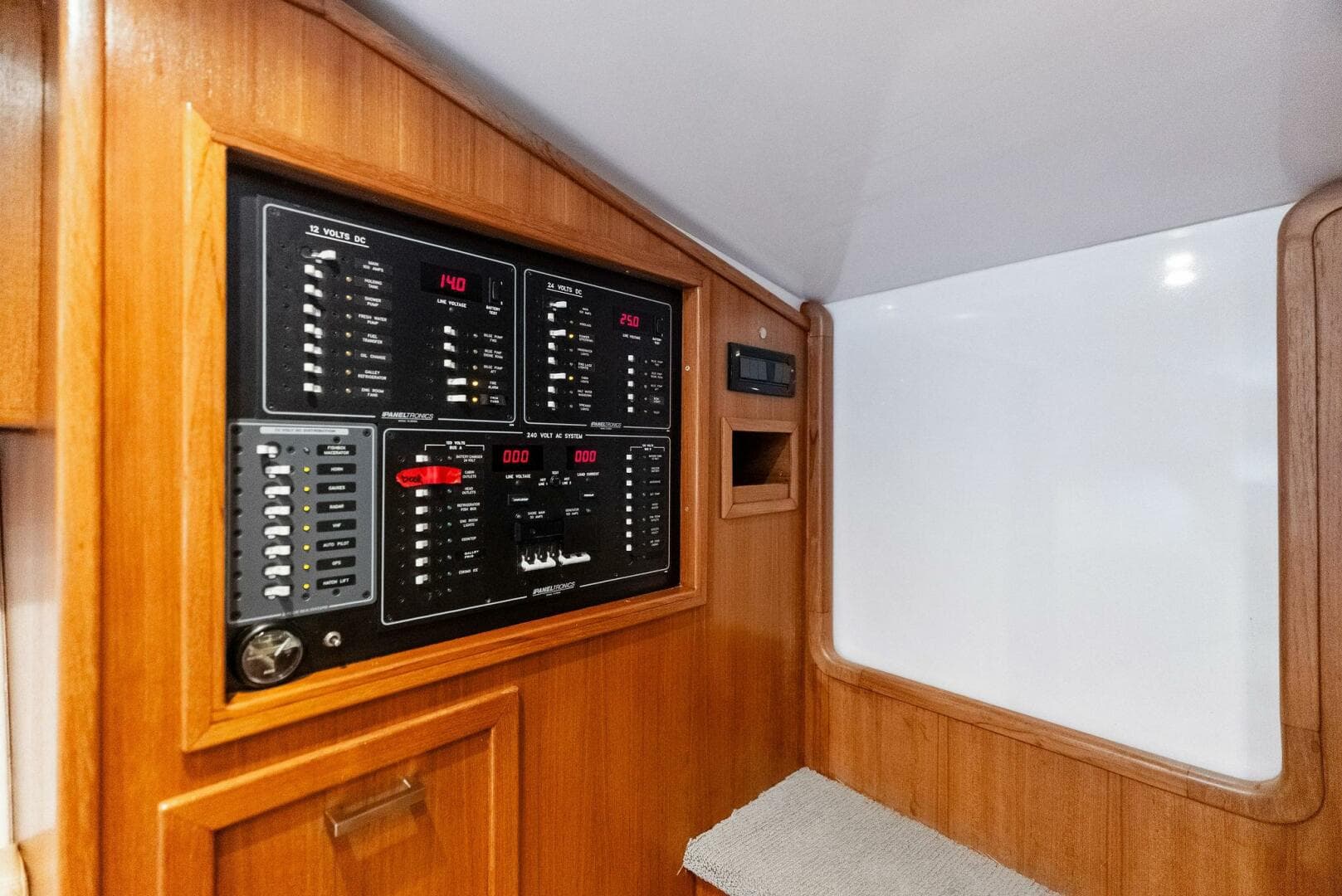 2018 Custom Carolina 35 Express