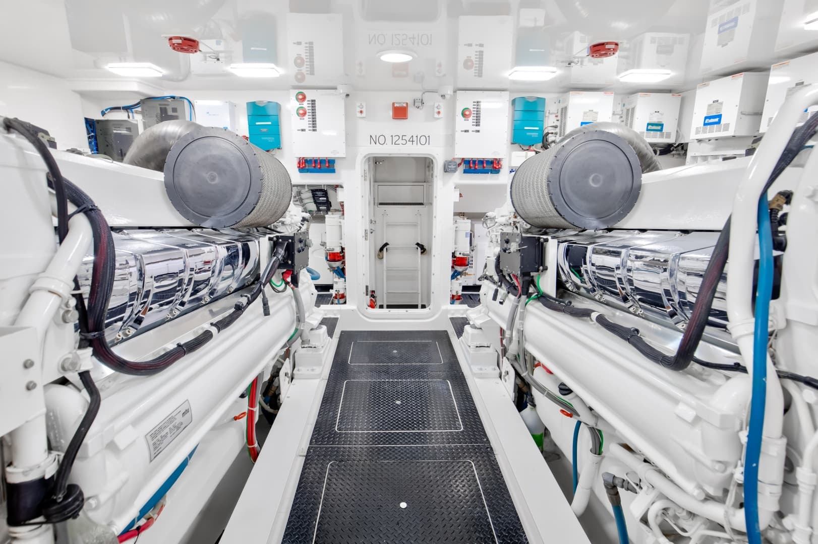 Viking 82 - Done Deal - Engine Room